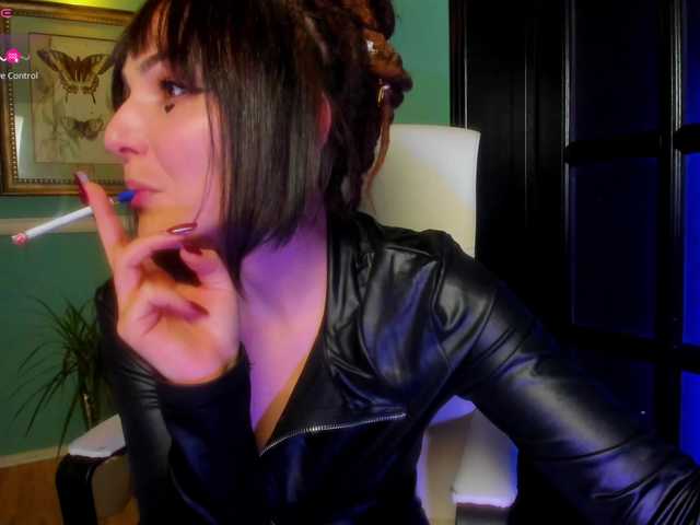 ingridblondy94 from BongaCams