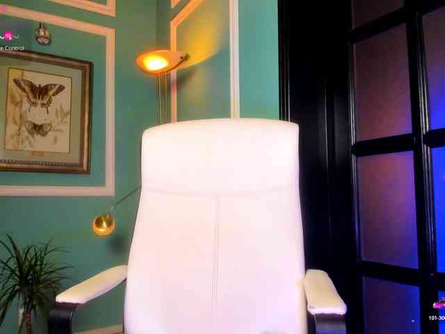 ingridblondy94 Live Webcam on BongaCams