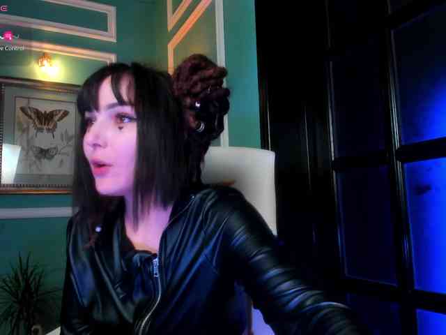 ingridblondy94's webcam live show
