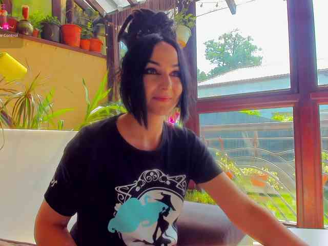 ingridblondy94 Live Webcam on BongaCams