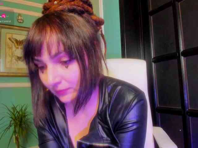 ingridblondy94 Live Webcam on BongaCams