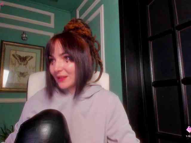 ingridblondy94 Live Webcam on BongaCams
