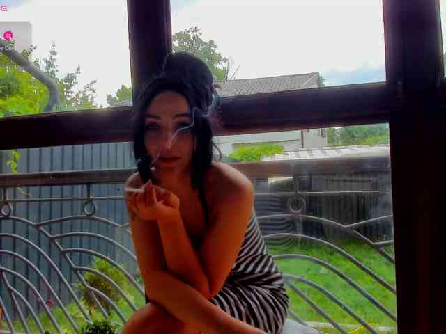 ingridblondy94 Live Webcam on BongaCams