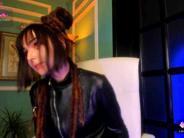 ingridblondy94 Live Webcam on BongaCams