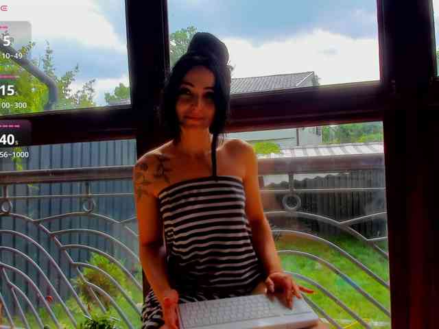 ingridblondy94 Live Webcam on BongaCams