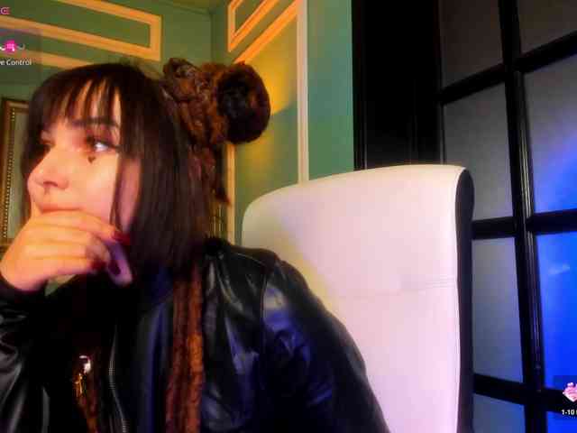 ingridblondy94 Live Webcam on BongaCams