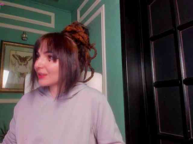 ingridblondy94 Live Webcam on BongaCams