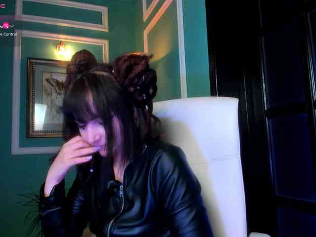 ingridblondy94's webcam live show