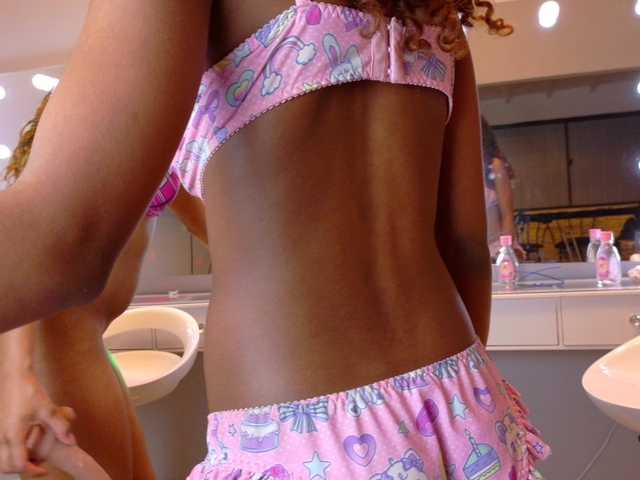 farianaall's BongaCams show and profile