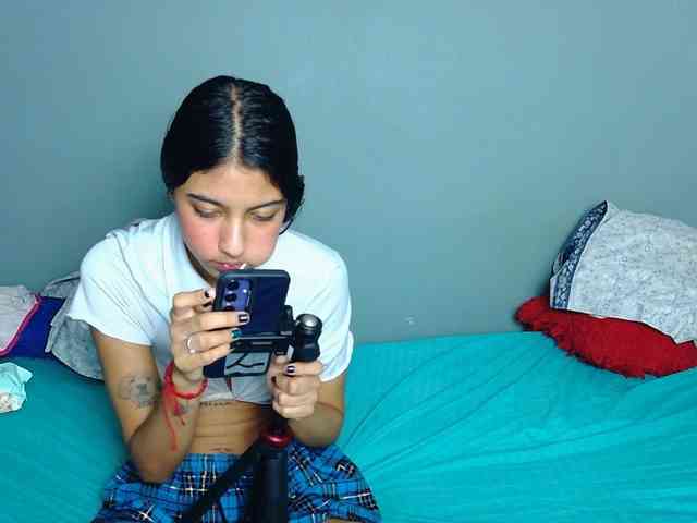 farianaall Live Webcam on {site_name}