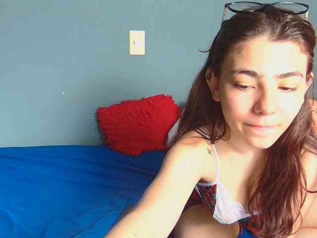 online cam show Farianaall