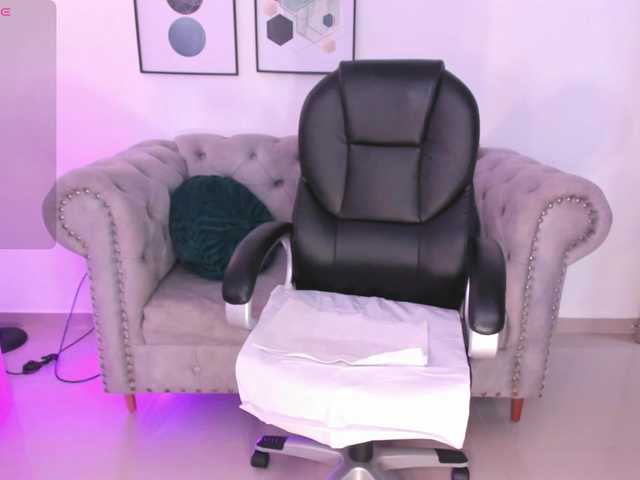 Aida-adams's BongaCams show and profile