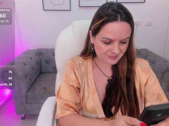 Aida-adams webcam