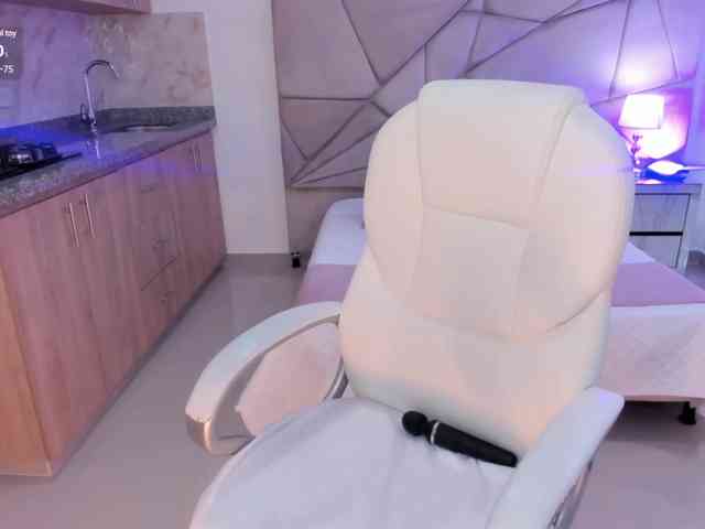 Aida-adams webcam
