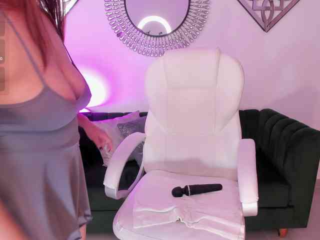 Aida-adams webcam