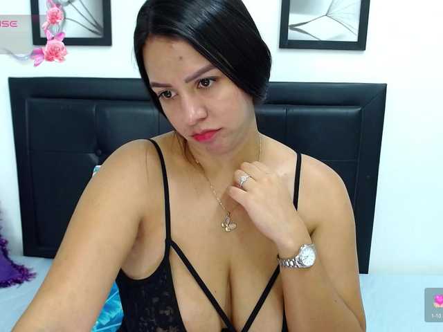 kelly-joness on BongaCams 