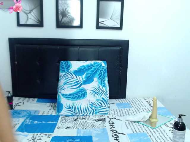 kelly-joness's BongaCams show and profile