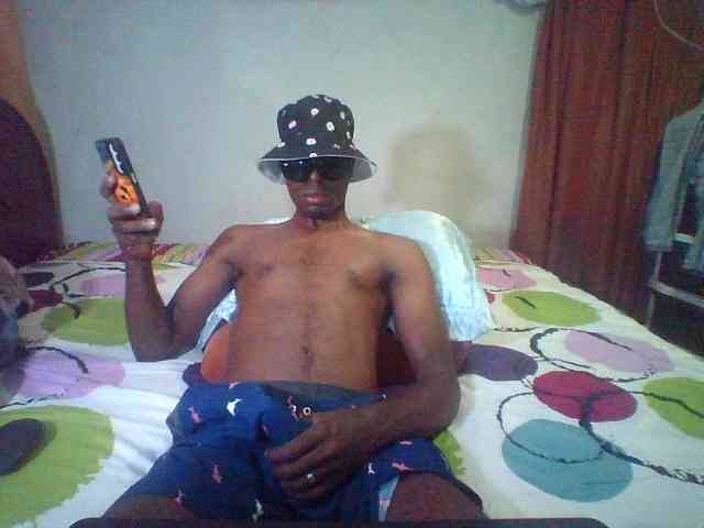 Negrosexy25 Live Webcam on BongaCams