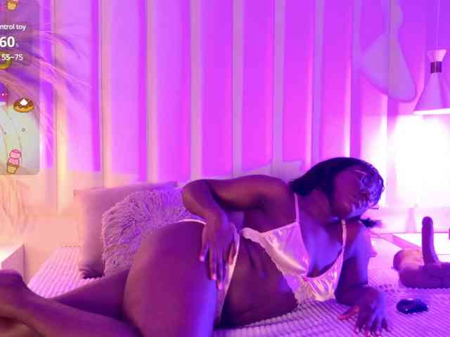 VICKYWALLES webcam