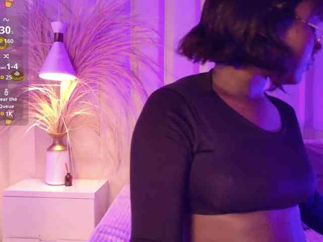 VICKYWALLES webcam