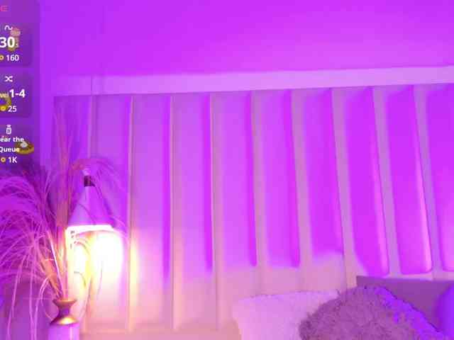 VICKYWALLES webcam