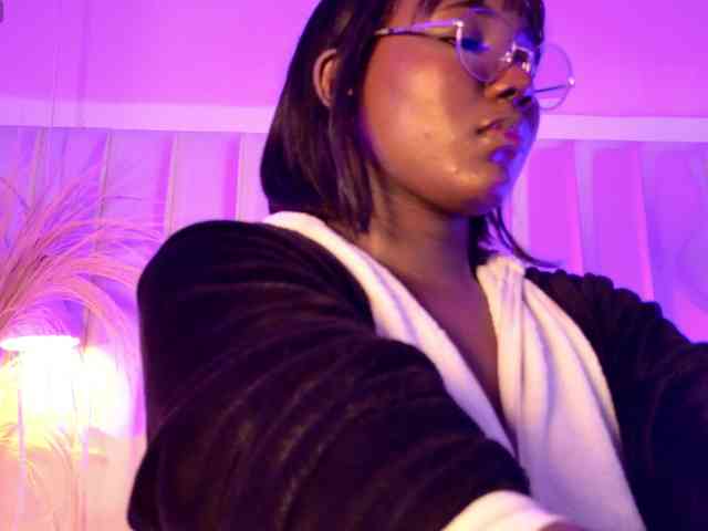 VICKYWALLES webcam