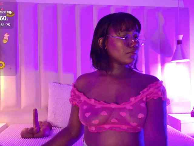 VICKYWALLES webcam
