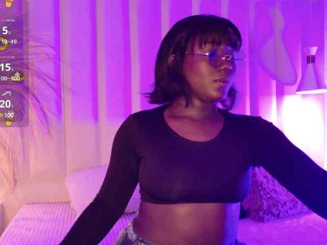 VICKYWALLES webcam