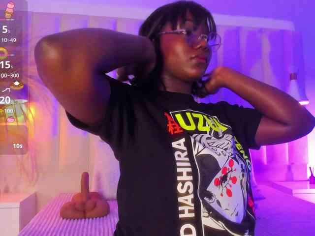 VICKYWALLES webcam