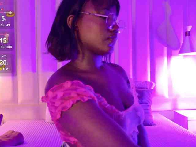 VICKYWALLES webcam
