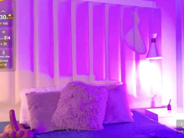 VICKYWALLES webcam