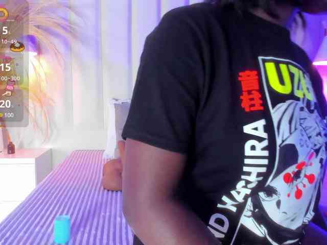 VICKYWALLES webcam