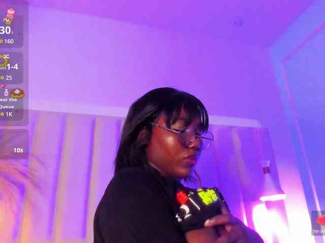 VICKYWALLES webcam