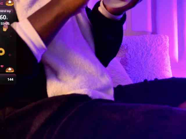VICKYWALLES webcam