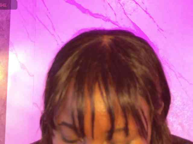 VICKYWALLES webcam