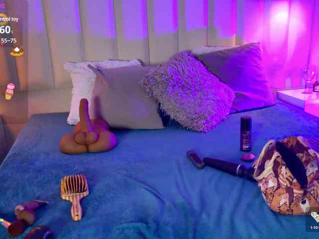 VICKYWALLES webcam