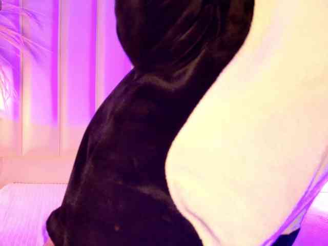 VICKYWALLES webcam