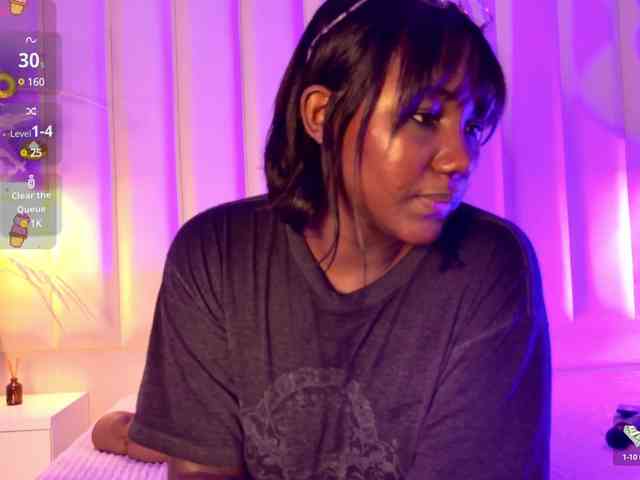 VICKYWALLES webcam