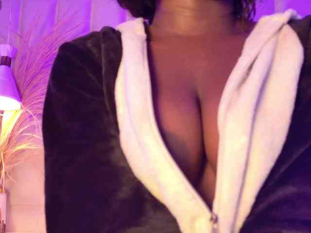VICKYWALLES webcam