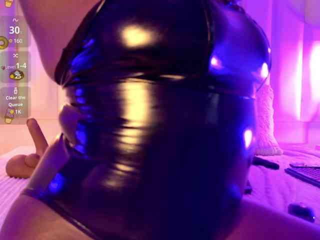 VICKYWALLES webcam