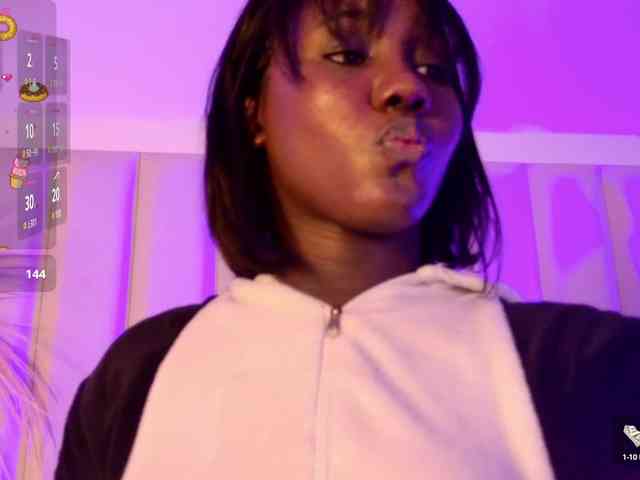 VICKYWALLES webcam
