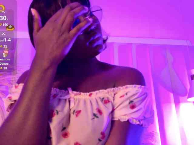 VICKYWALLES webcam