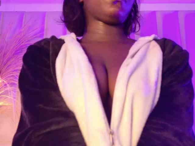 VICKYWALLES webcam