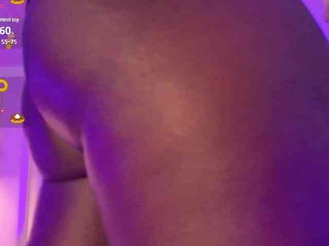 VICKYWALLES webcam
