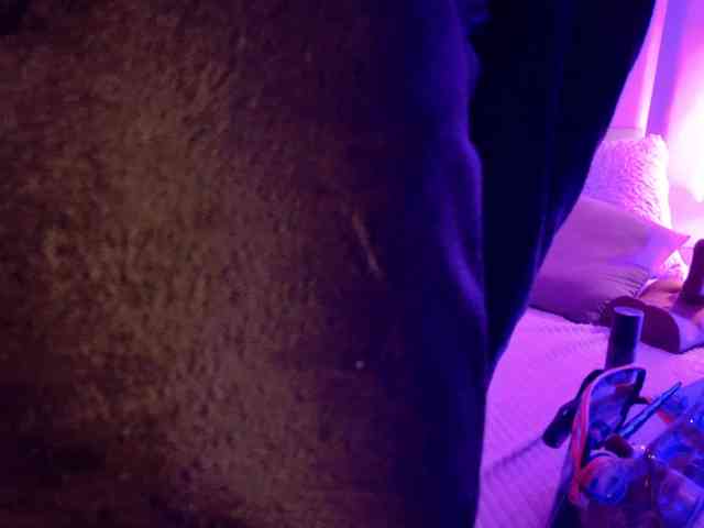 VICKYWALLES webcam