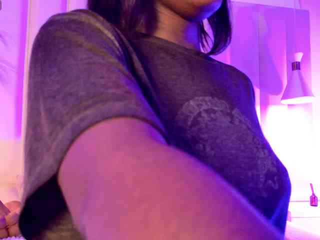 VICKYWALLES webcam