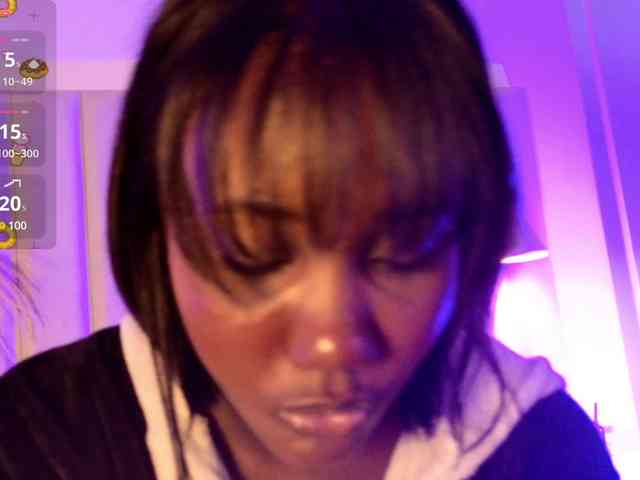 VICKYWALLES webcam
