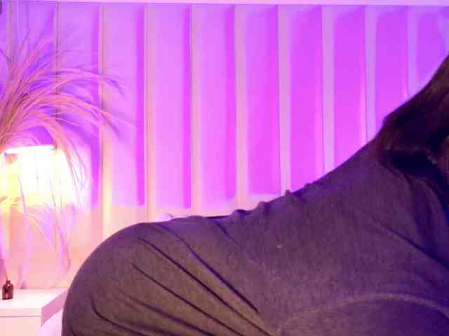 VICKYWALLES webcam