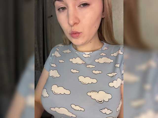 Peach--Alice's BongaCams show and profile