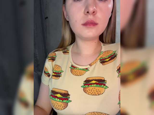 Peach--Alice's BongaCams show and profile